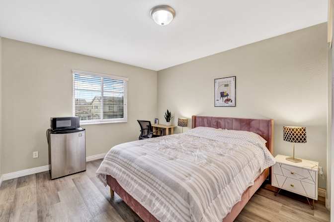 Sandy's room
