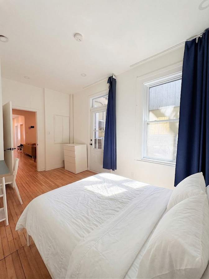 HelloMontreal's room