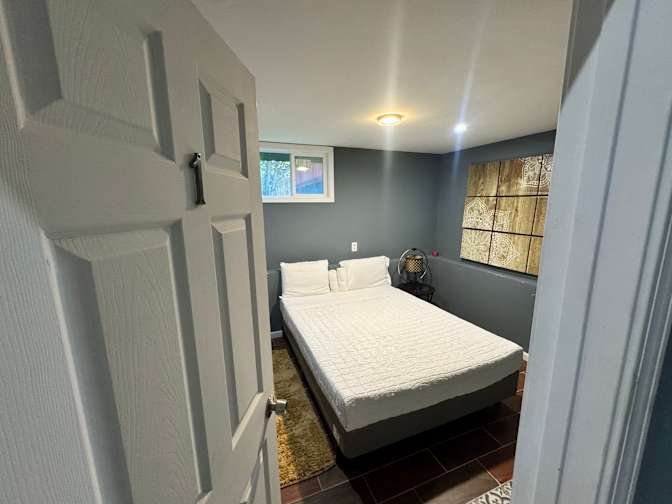 Alcove Rooms's room