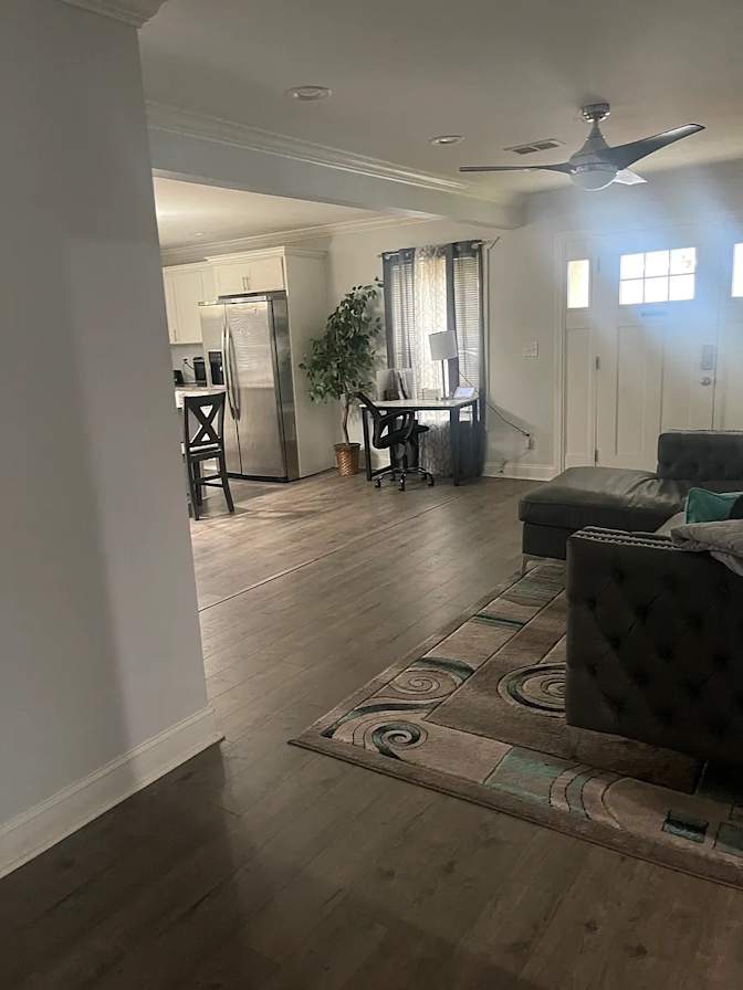 Alcove Rooms's room