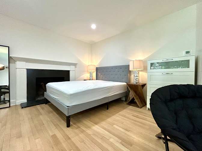Vivian's room