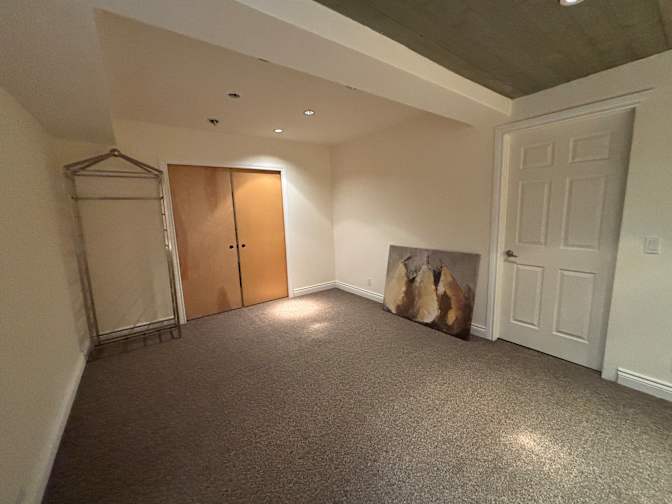 Canmore Room Rental's room