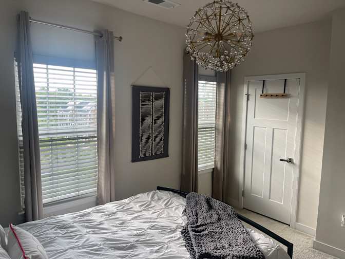 B’s's room