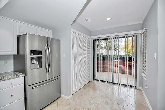 Alcove Rooms's room