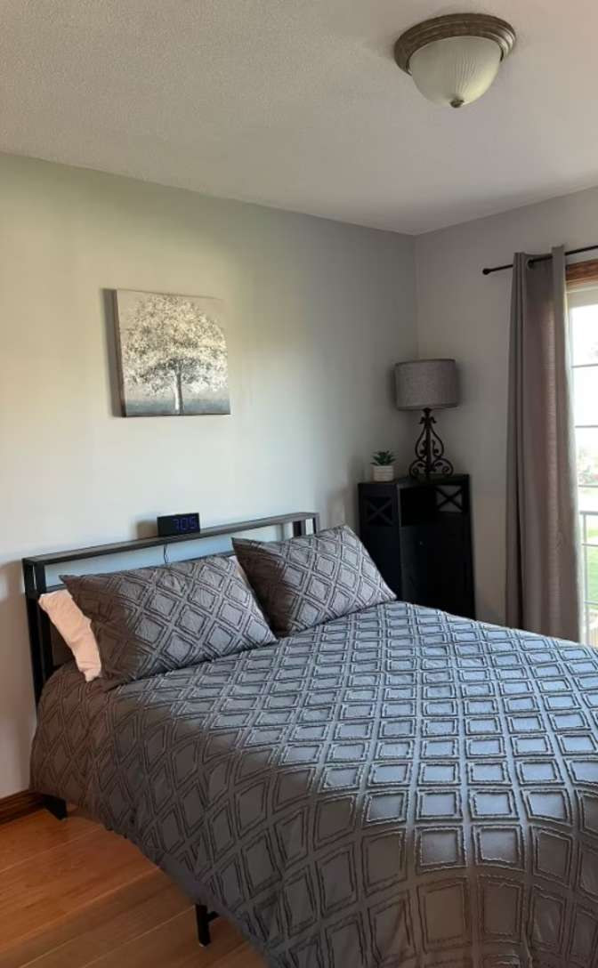 Caroline's room