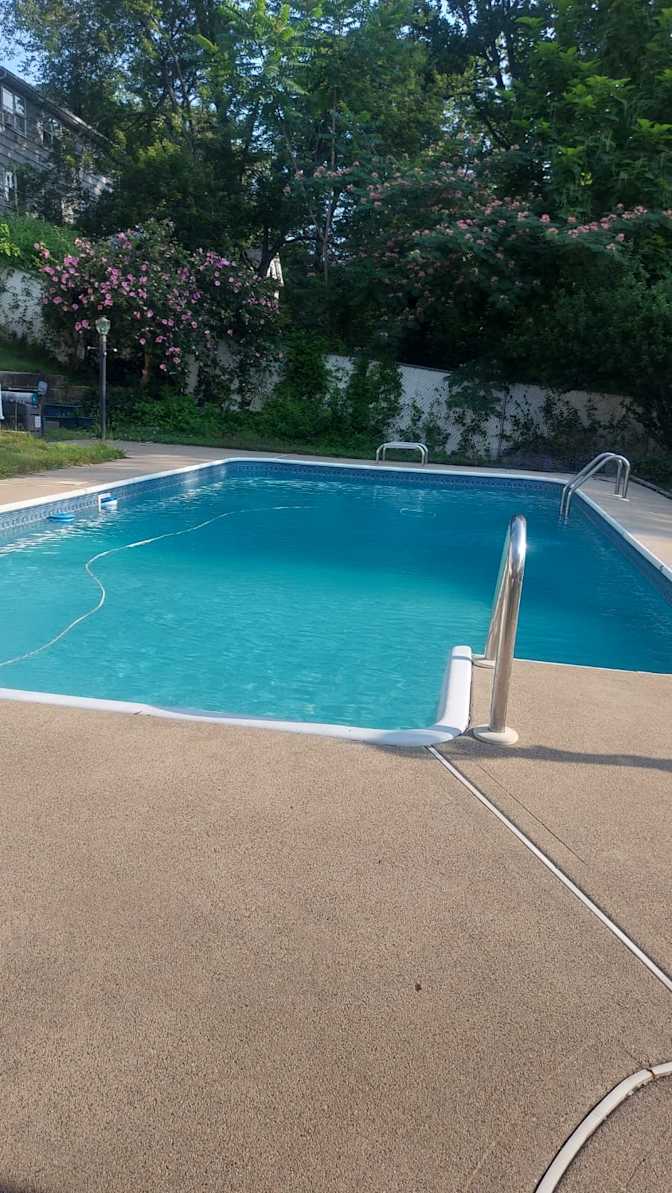 Westwood Poolhouse's room
