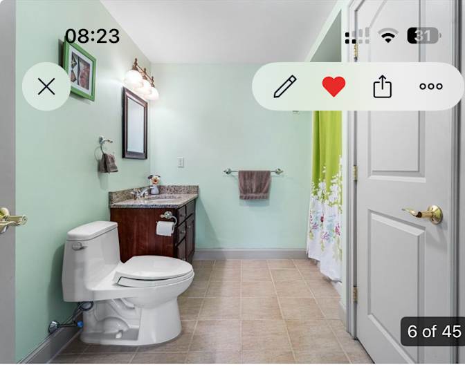 Pragya Agarwal's room