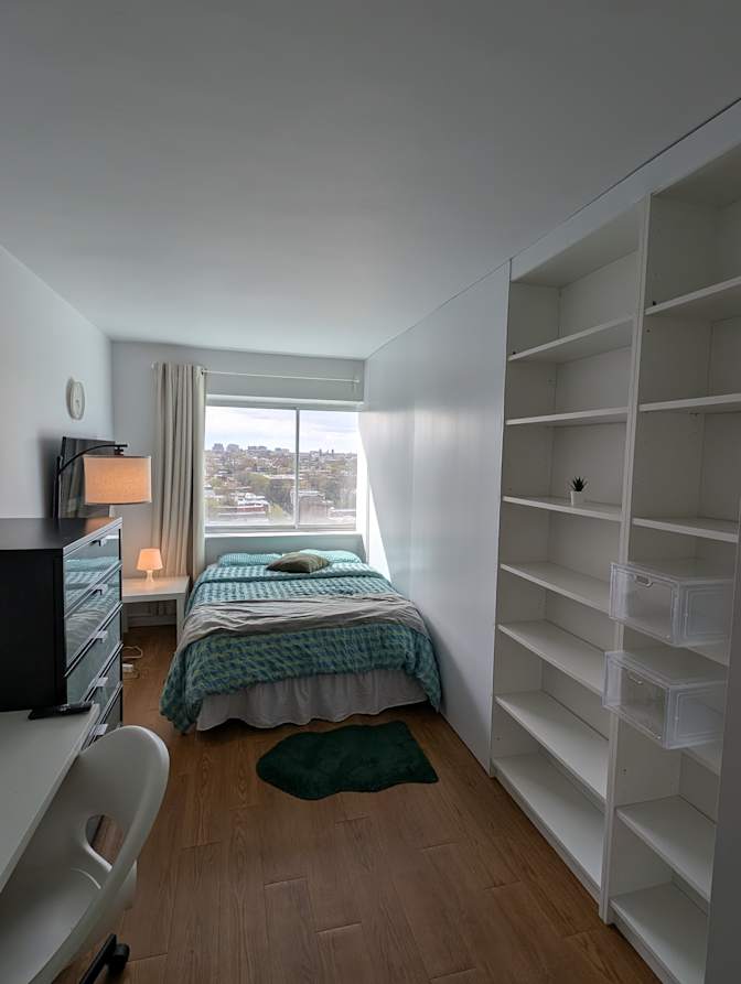 Serdar's room