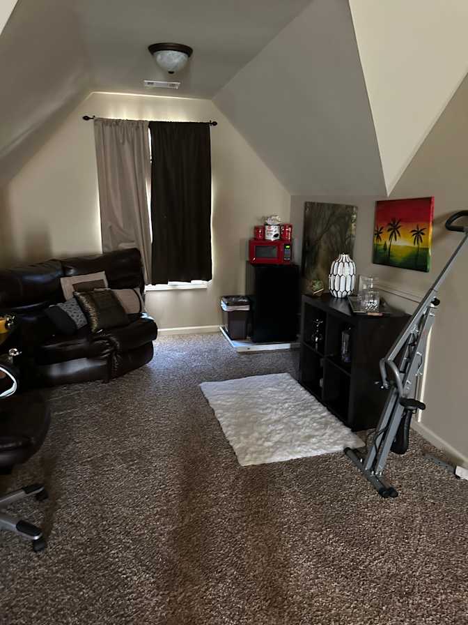 Amoya's room