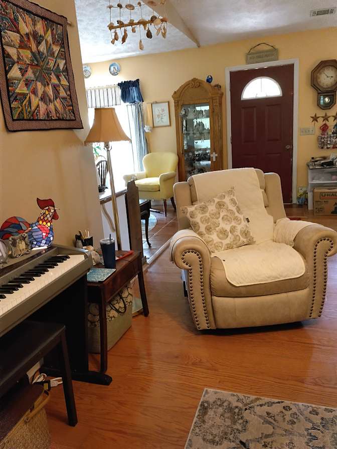 Alice's room