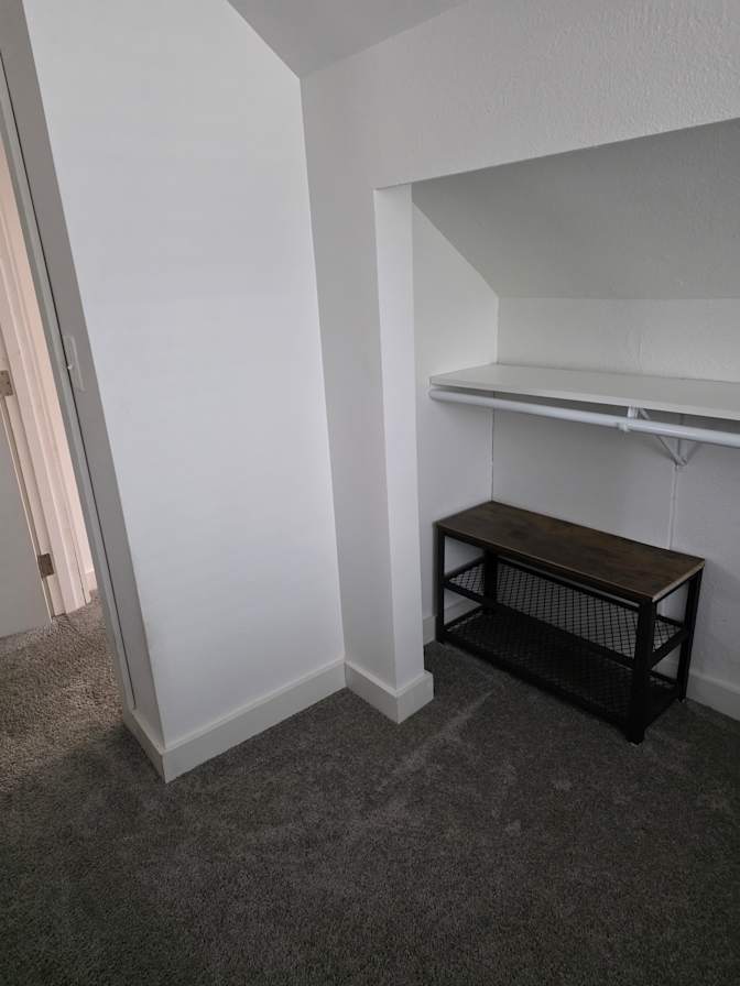 Dinaran's room