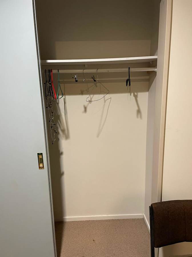 Priya Fernandes's room