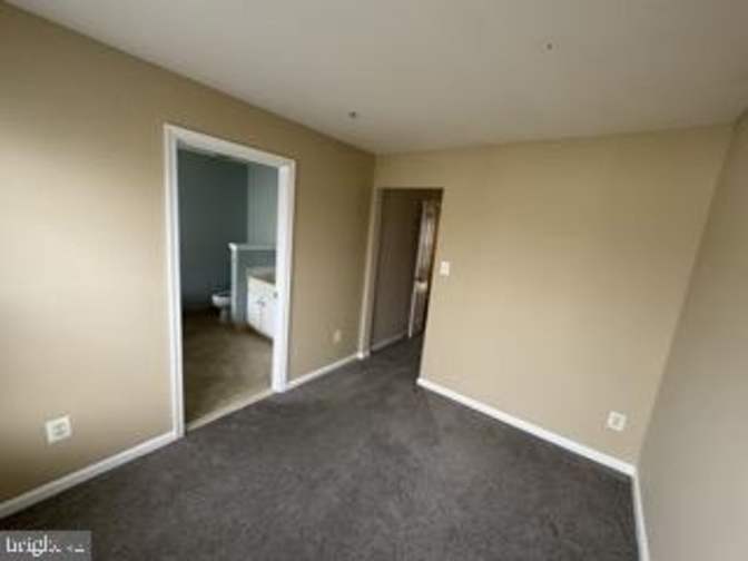Naomi's room