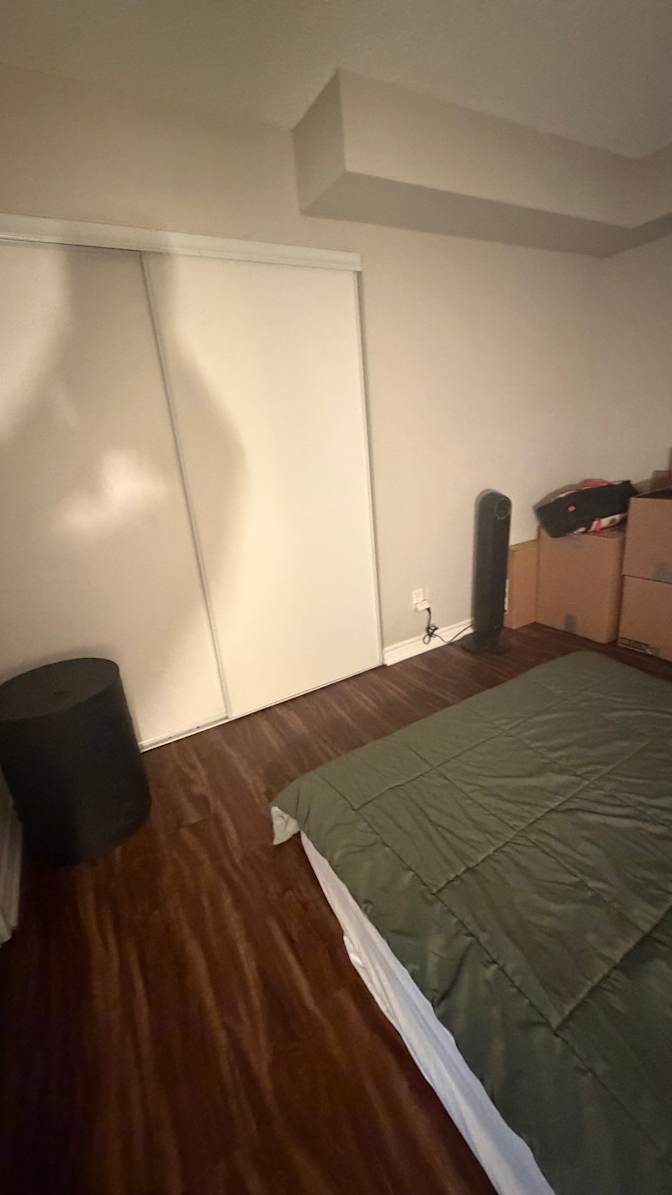 Carlos's room
