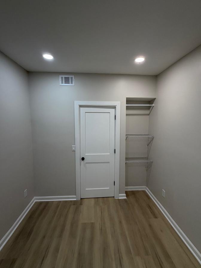 Alcove Rooms's room