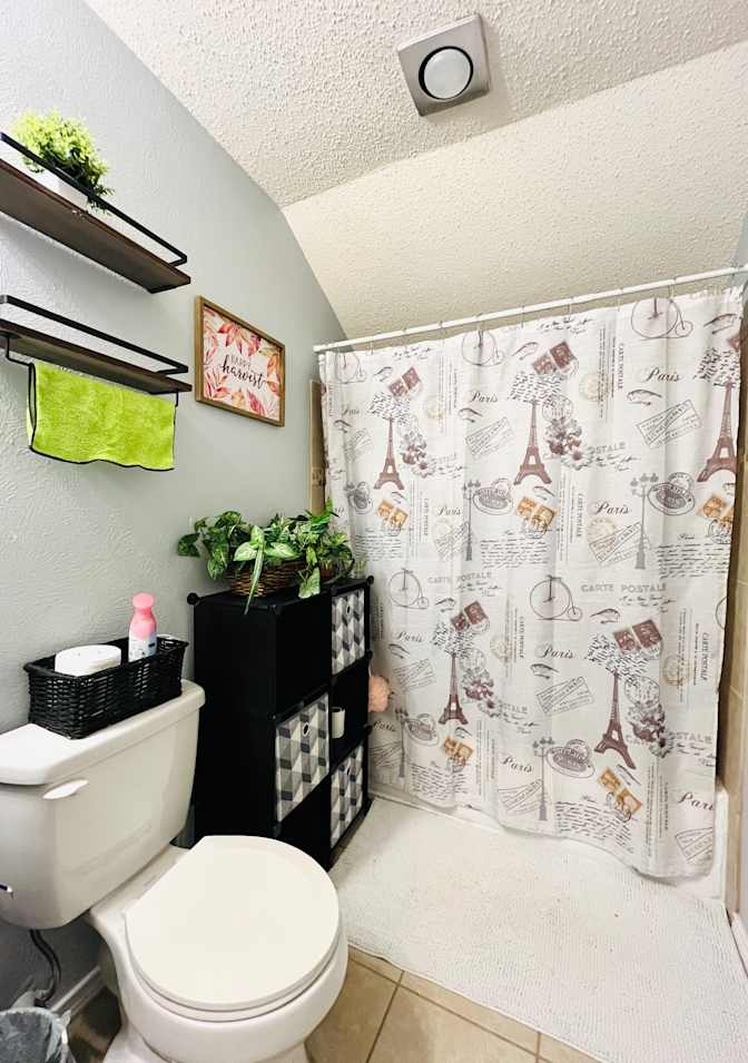 Vivian's room