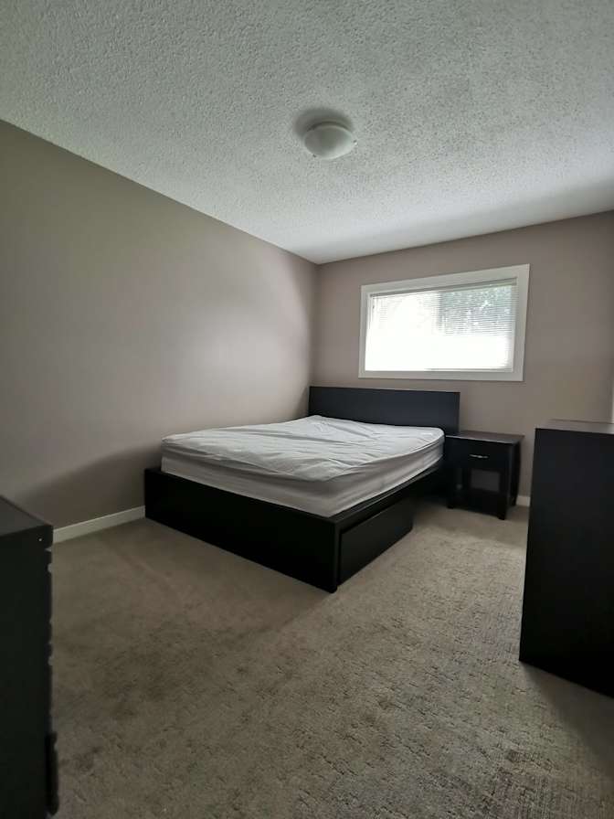 Tanner R Thiessen's room