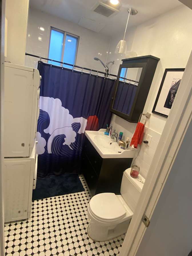Carlos's room