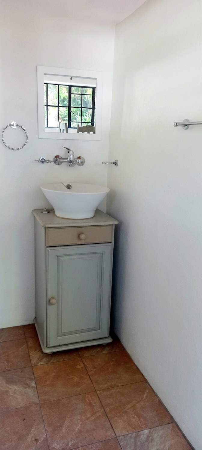 Ali Acmen's room
