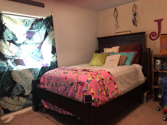 Yvonne L Duncan's room