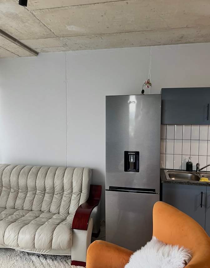 Lee's room
