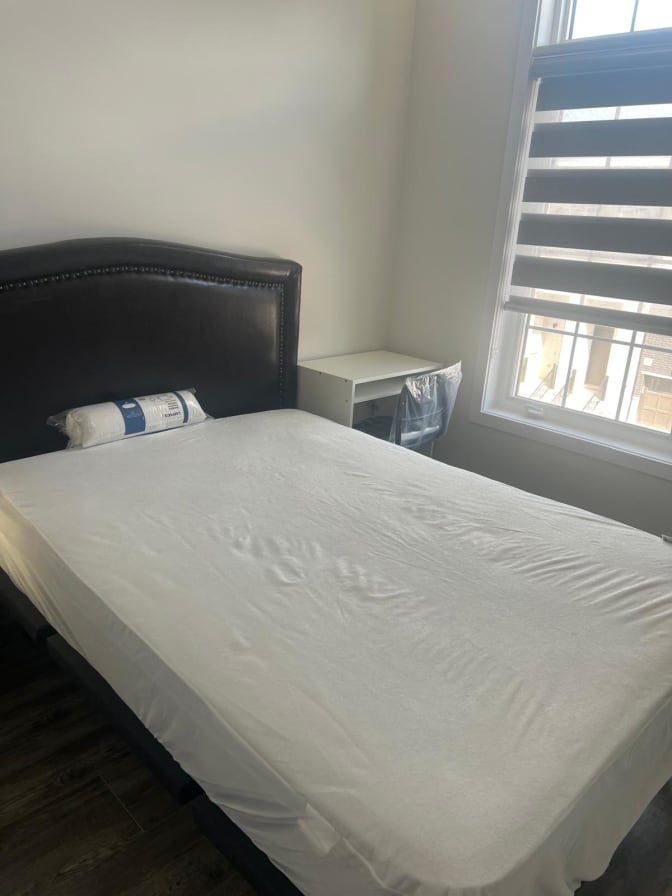 Kobzar Drive Oakville's room
