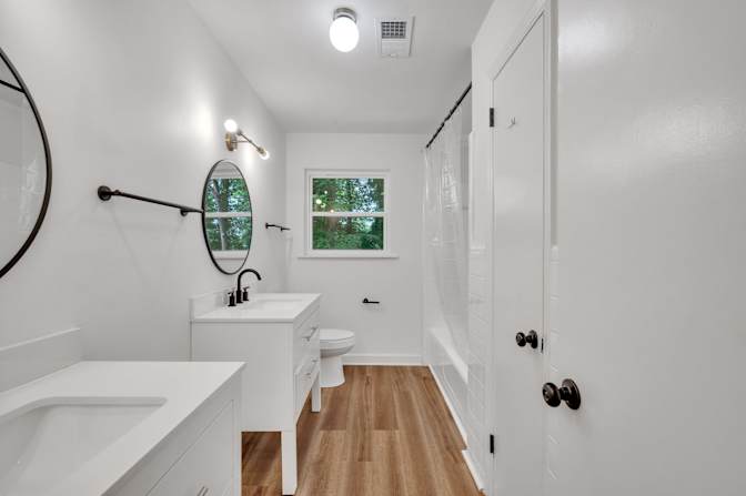 lifedoorrentals's room