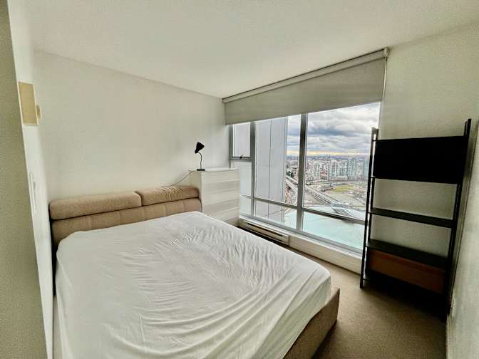 Lee's room