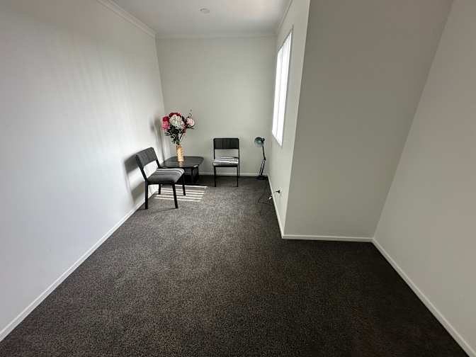 Delon's room