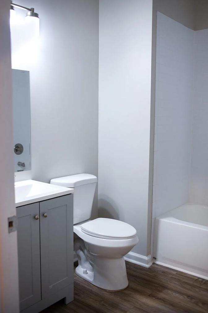 Alcove Rooms's room