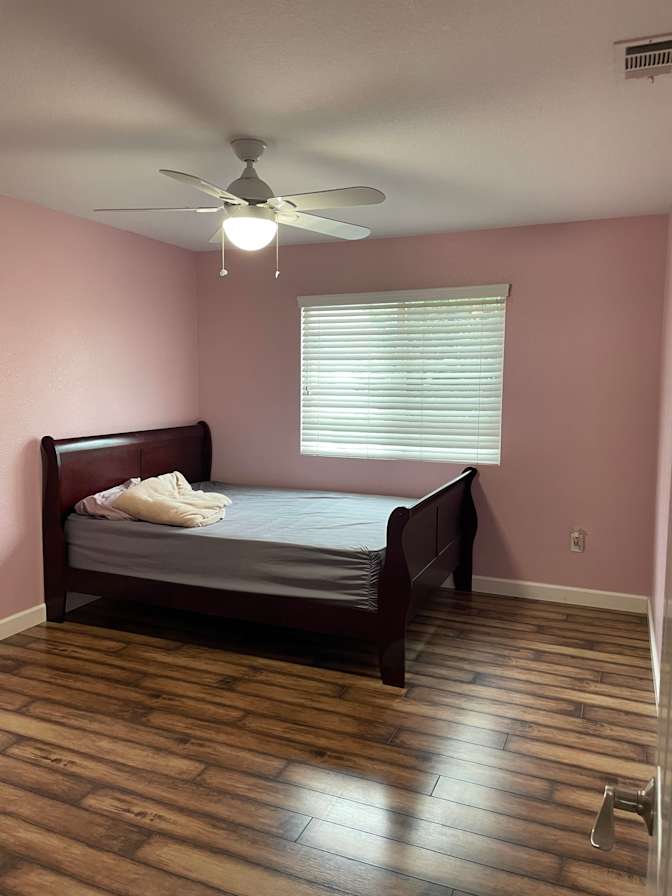 RoomforRent's room