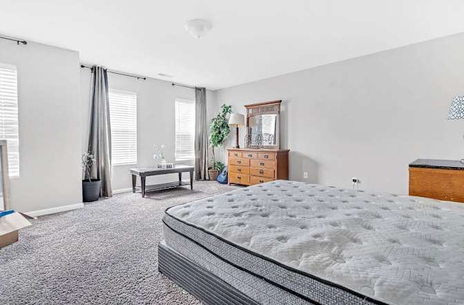 Alcove Rooms's room