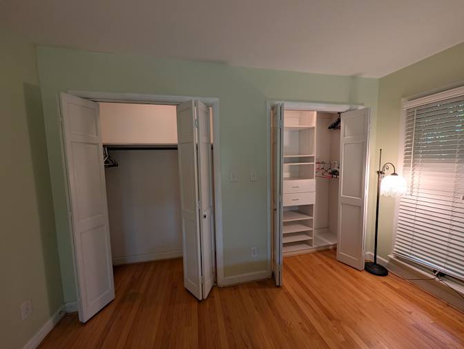Alcove Rooms's room