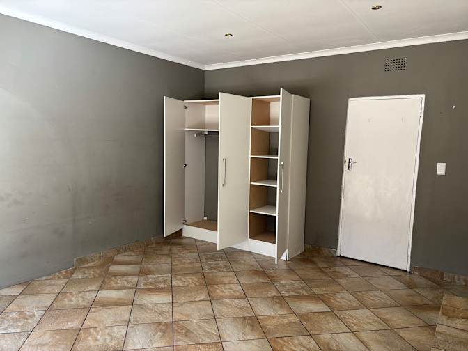 Aurental's room