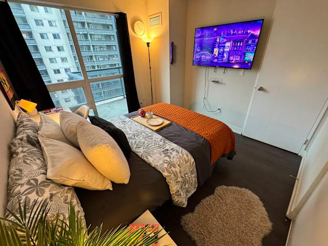 Alona's room