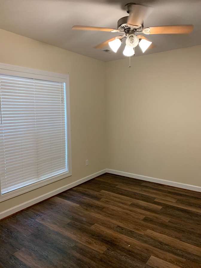 Alcove Rooms's room