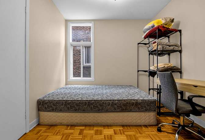 Thomas's room