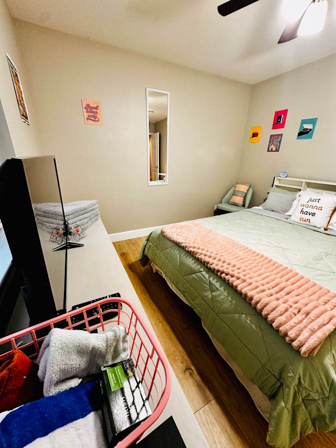 TheOakVista's room