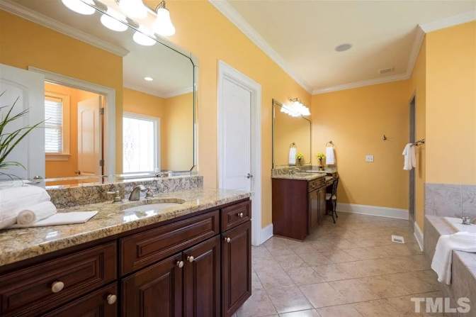 Alcove Rooms's room