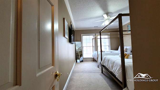 GBU Holdings Group's room