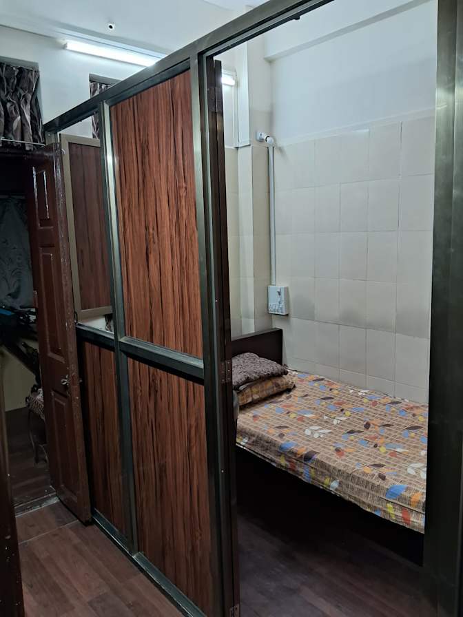 V G Abraham's room