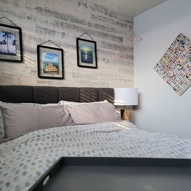Darren's room