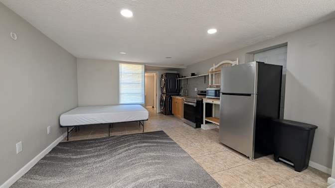 Tom's room