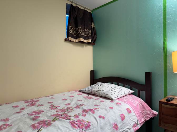 leo's room