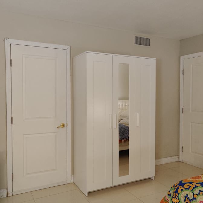 Irvine's room