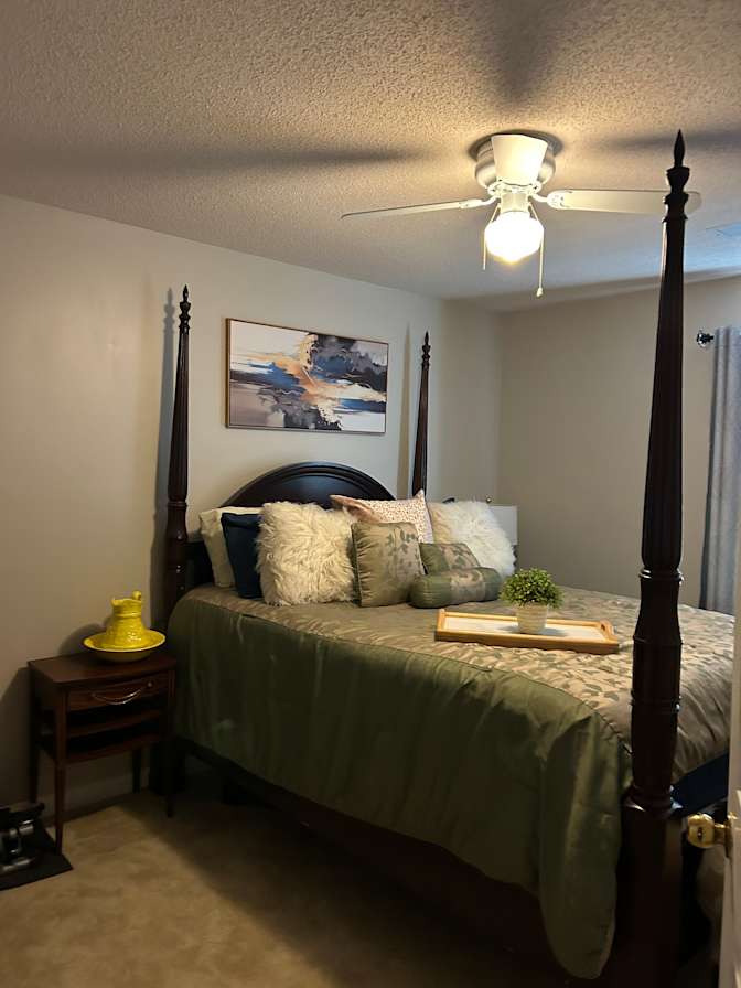 Shonnatha Peters's room