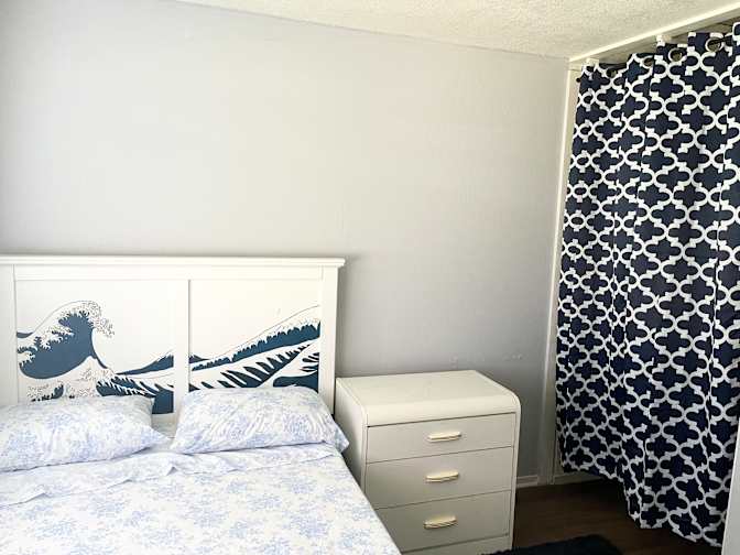 Naomi's room