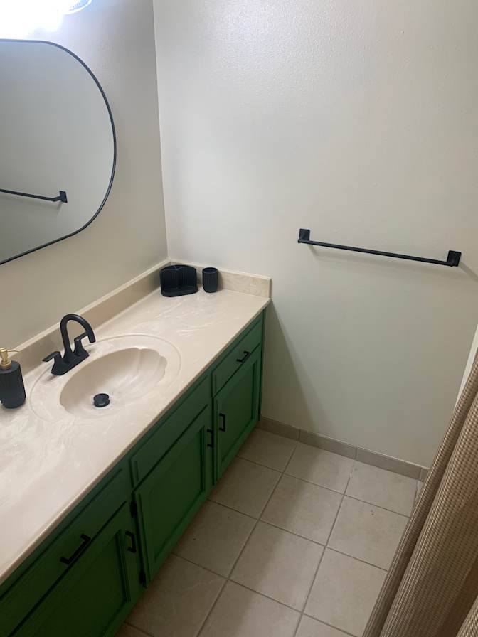 Fresno-Clovis Condo's room