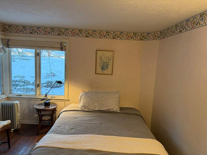 Ken's room