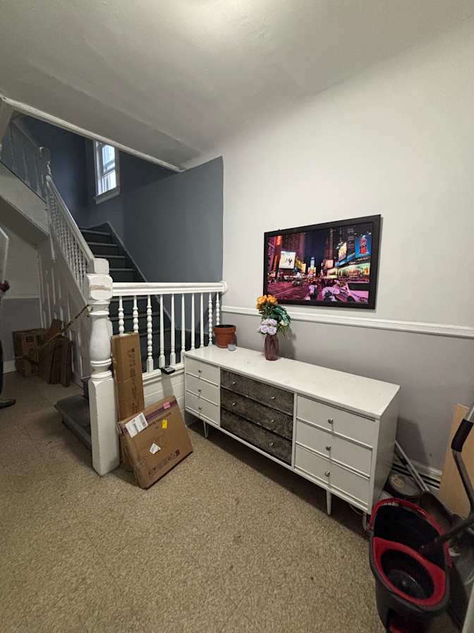 Alecia  Jones's room